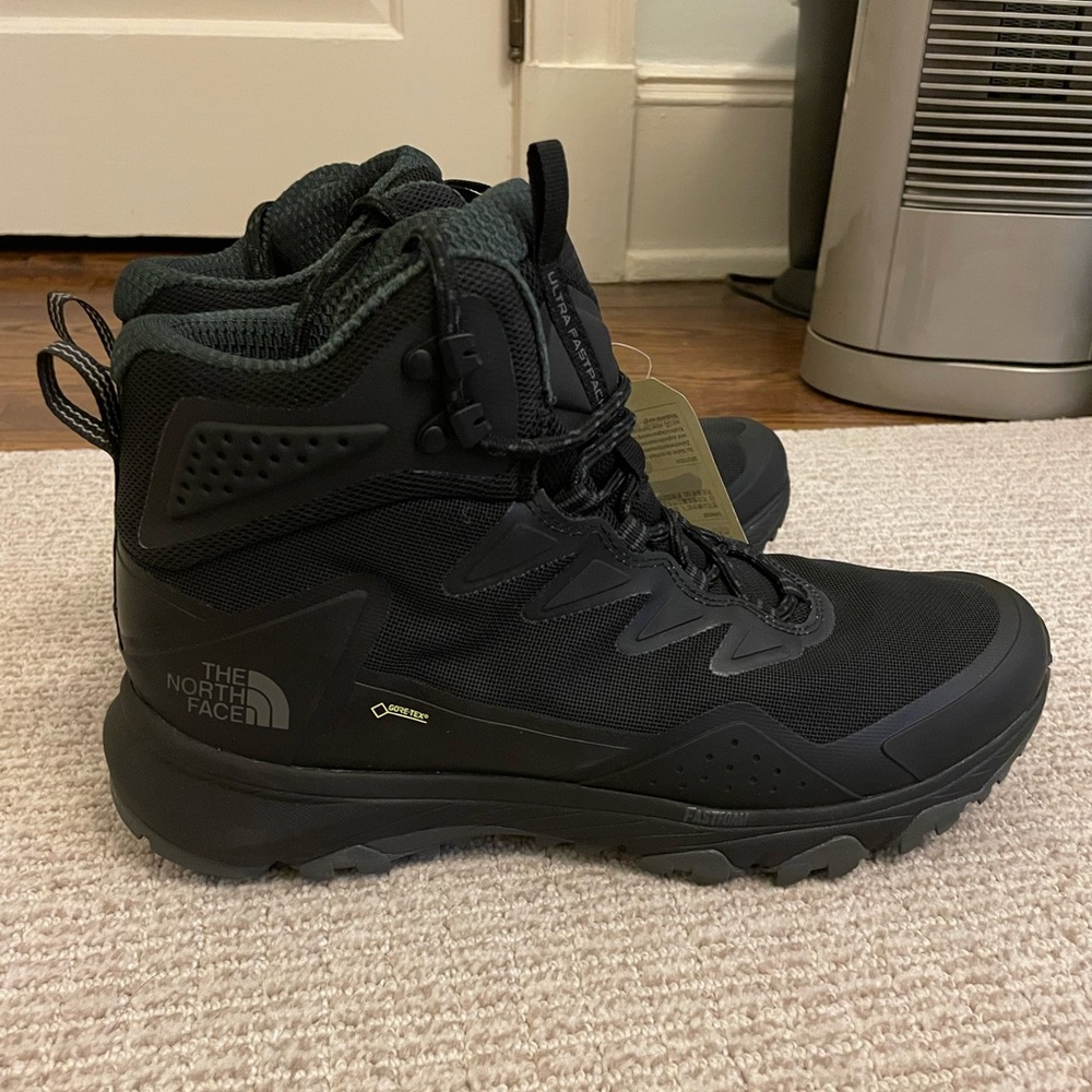 NWT north face hiking boots